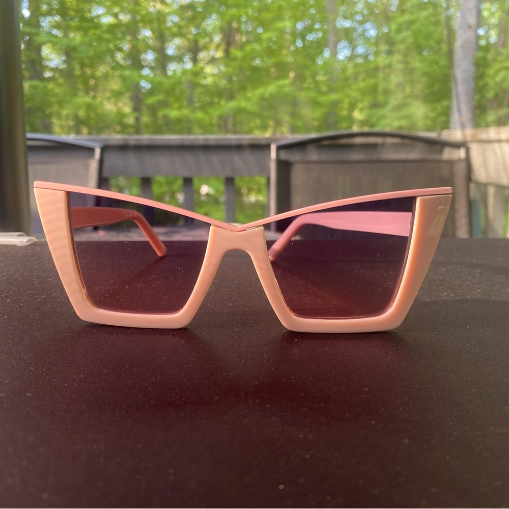 Cat eye sunglasses